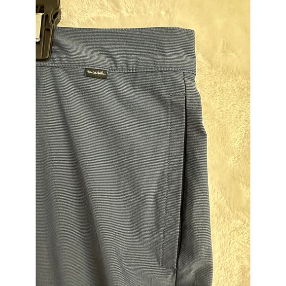Travis Mathew Navy Golf Shorts 42 Mens Performance Chino - Picture 3 of 5